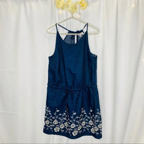 Westport Halter Top Floral Embroidered Denim Dress - Medium NWT - Picture 2 of 6
